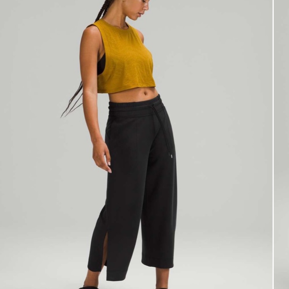 Lululemon Soft Ambitions High Rise wide leg Crop *Softstreme